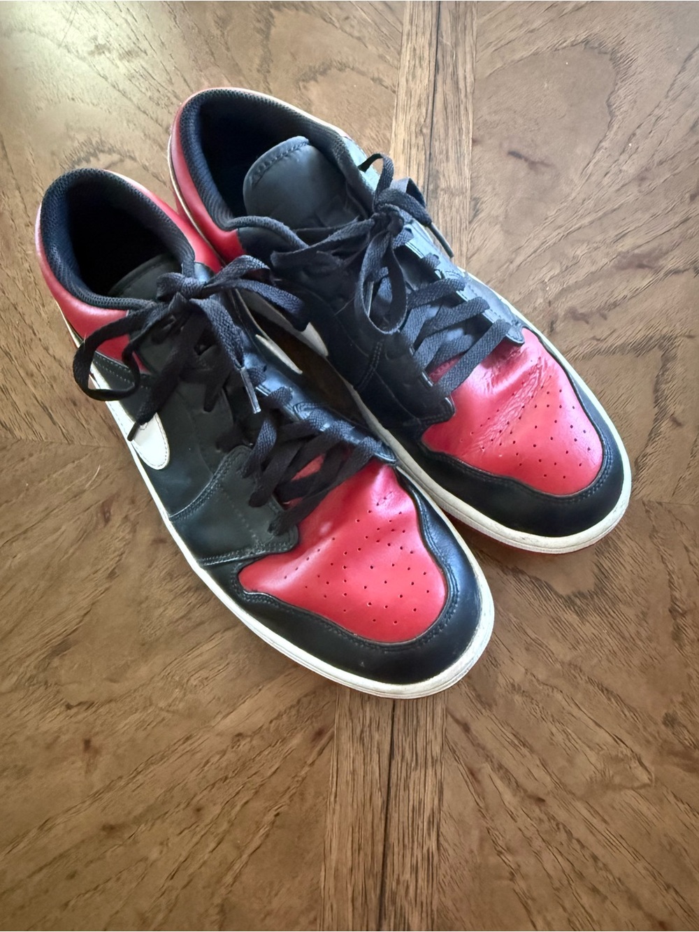 Nike Black and Red Low-Top Sneakers with White Swoosh Size 11- Mens